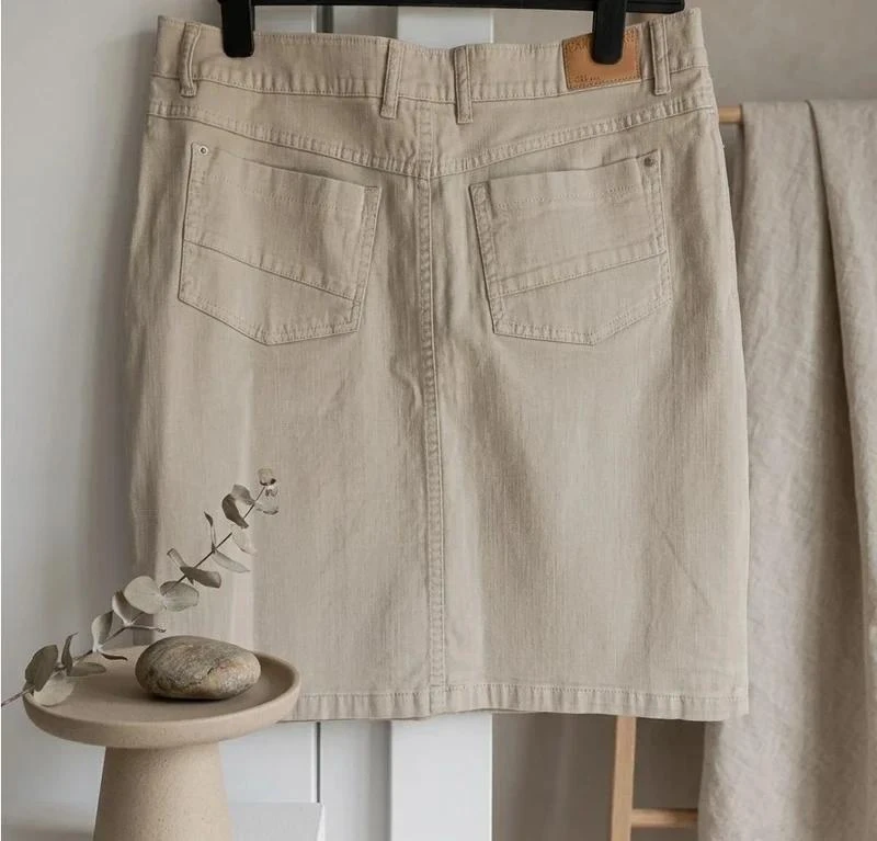 Falda👗 Denim Beige Talla 46 – Impecable y sin uso